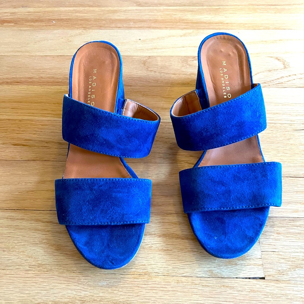 Blue suede Madison Los Angeles sandals in great condition!